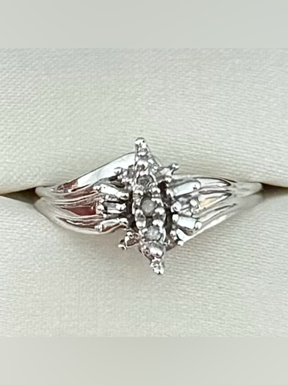 Vintage 10K White Gold Natural Diamond Cluster Ring - Size 7 - 2.29 Grams